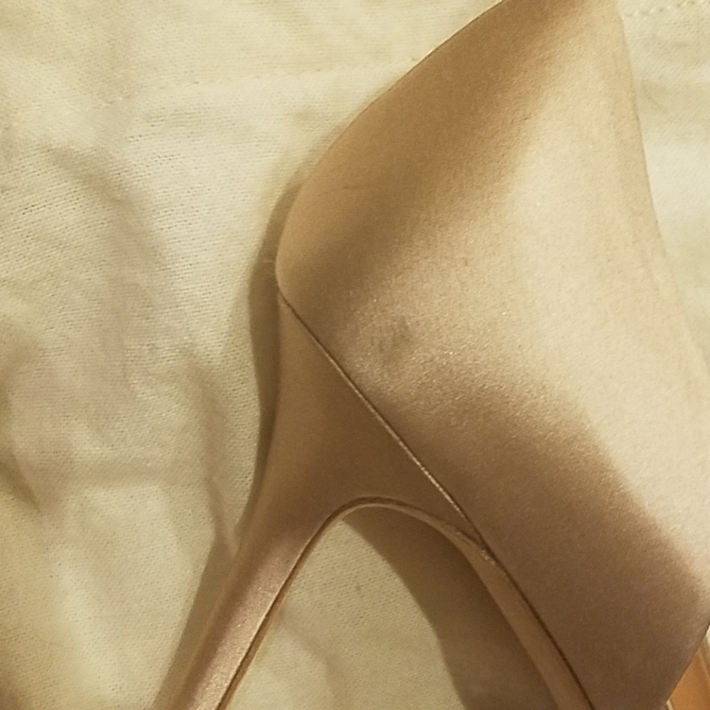 Badgley Mischka heels with embellishment - Picture 8 of 9